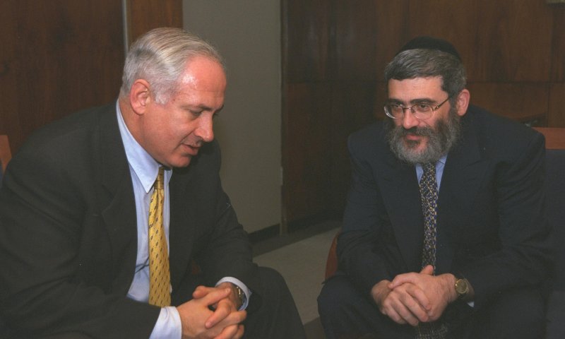 הרב שהעלה את נתניהו לשלטון עובר לתמוך בימינה