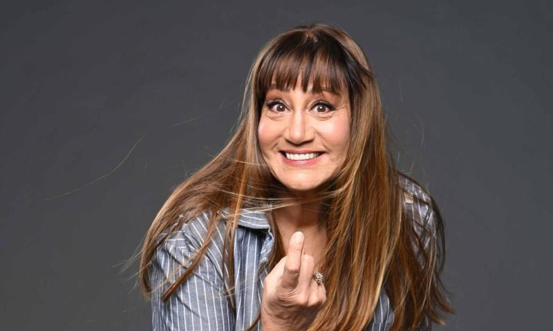 מיקי קם חוזרת לבמות: מופע בידור חדש ומצחיק במיוחד