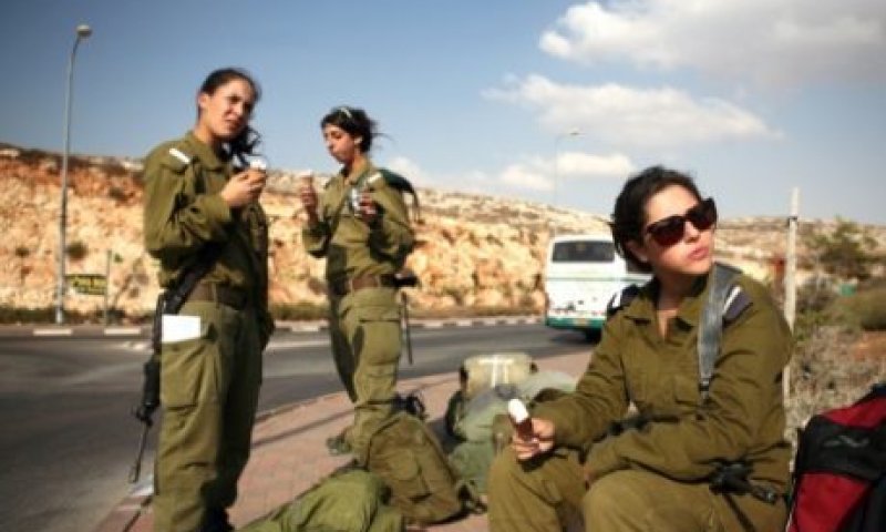 "לא מופתעים": מספר שיא של מתגייסות דתיות לצבא