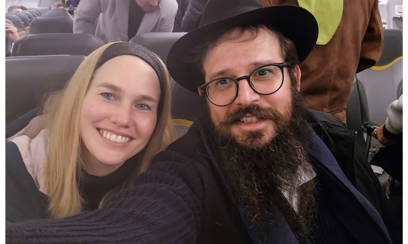 הזוג שעומד מאחורי החילוץ של אלפים מאוקראינה המופגזת