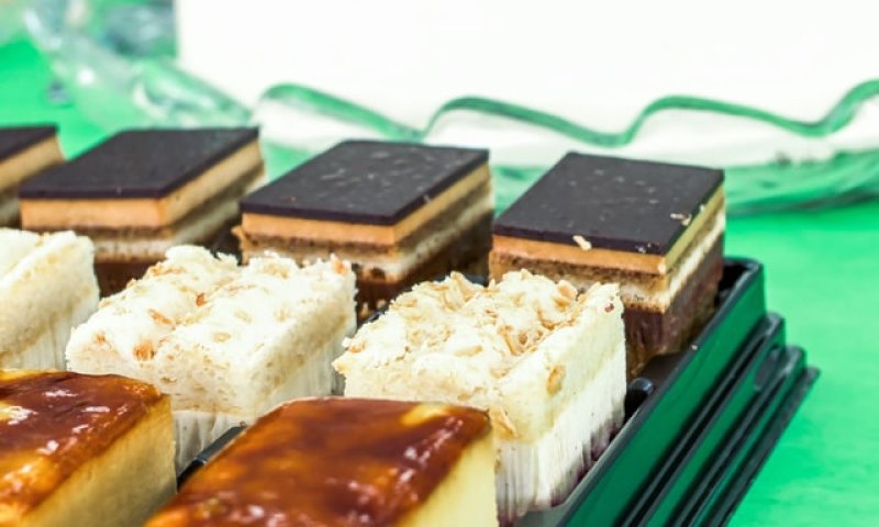 קינוחים חגיגיים של גבינות ושוקולד