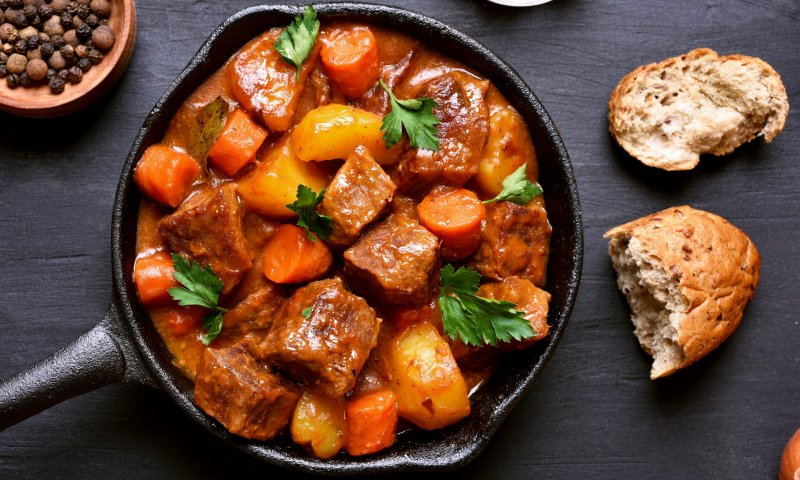 סורגים שבת: כך תכינו תבשיל בשר מפנק וטעים