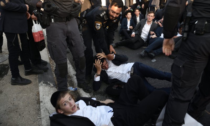 אחרי שמעצרו גרם להפגנת הענק: העריק החרדי שוחרר מהכלא