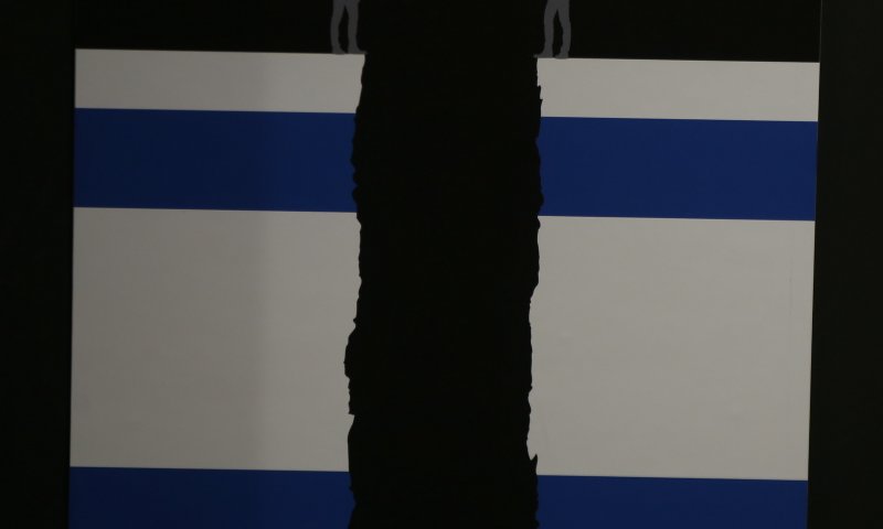 במקום לשרוף צמיגים: ימין ושמאל עושים אמנות