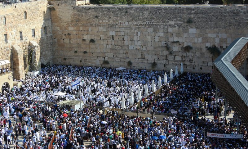 תיעוד מרשים: מאות אלפים בברכת כהנים בכותל המערבי