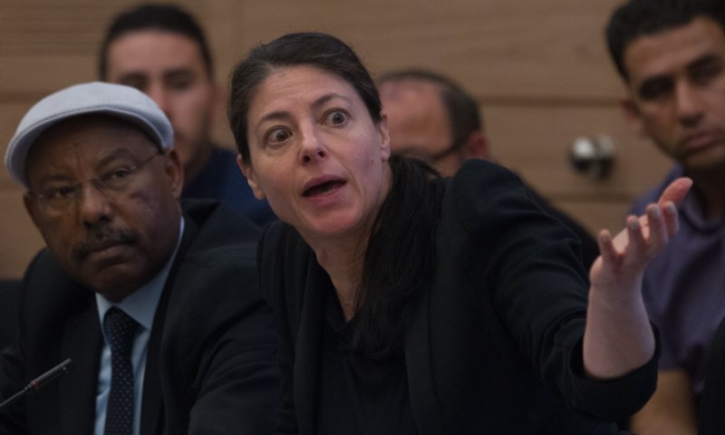 סערה במערכת הפוליטית בעקבות החלטתה של שקד