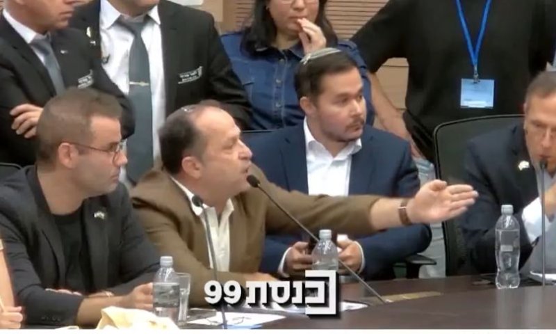 חברי יש עתיד מתפרצים על אב שכול: "תשכח מזה!". צפו