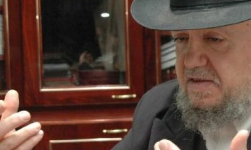 הרב מזוז: "הרב שלום כהן לא יורד לעם"