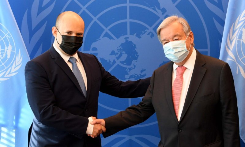 לאחר הנאום באו"ם: בנט נפגש עם המזכ"ל והשגרירה