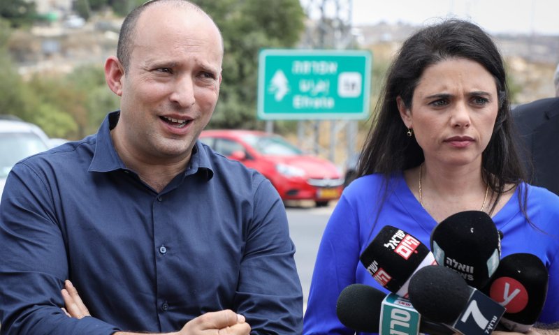 לפני ההכרעה בימינה: זה הסיכום של בנט עם שקד