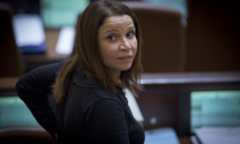 יחימוביץ' גילתה מי המראיין ועזבה את המקום