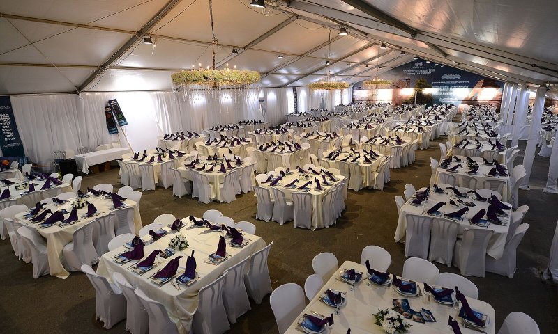 חברון חוגגת יובל עם סעודת השבת הגדולה בעולם