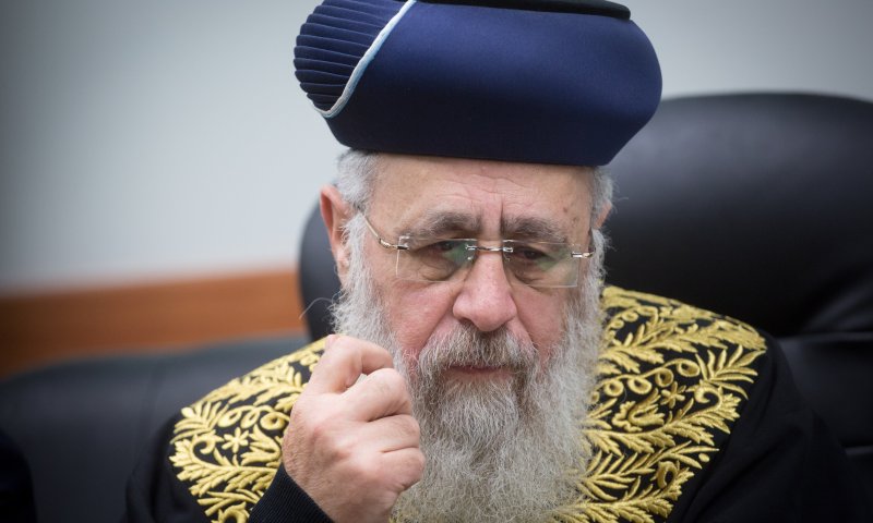 הרבנות נגד היועמ"ש: לא נקיים מבחני הסכמה לנשים