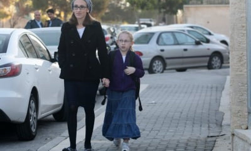 תמונות: נעמה מרגוליס חוזרת  לבית הספר