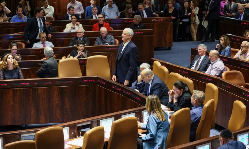 פשרת גנץ התקבלה: חוק "ממדים ללימודים" אושר