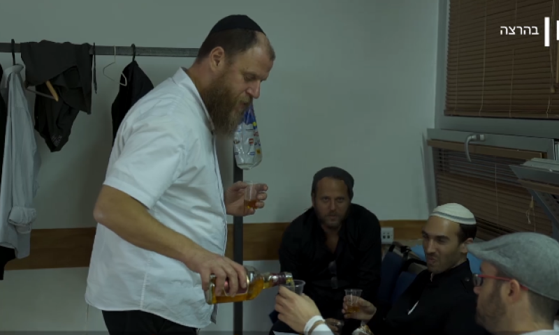 צפו: תיעוד מיוחד מאחורי הקלעים של 'צמאה'