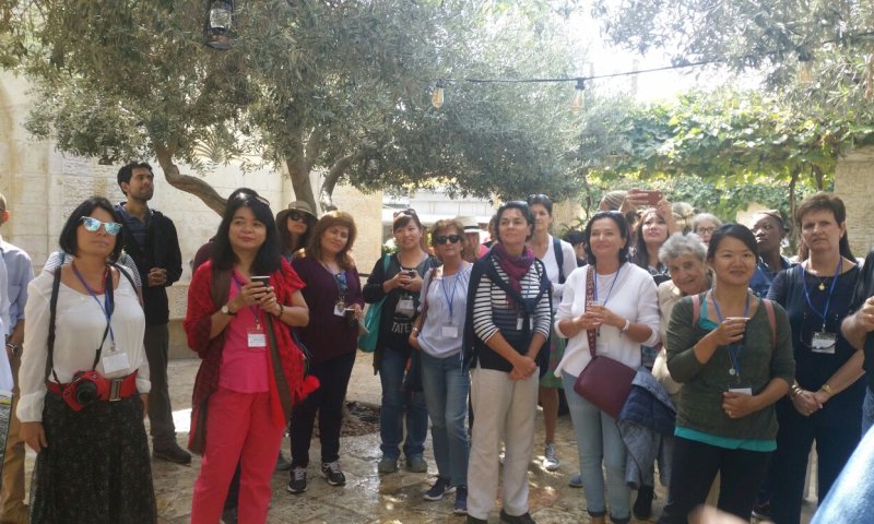 "מפה יצמח השלום": אשתו של שגריר ירדן בביקור מרגש