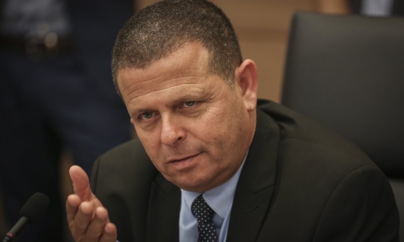 כבל: נתניהו ודרעי יקבלו ממני בג"ץ בין העיניים