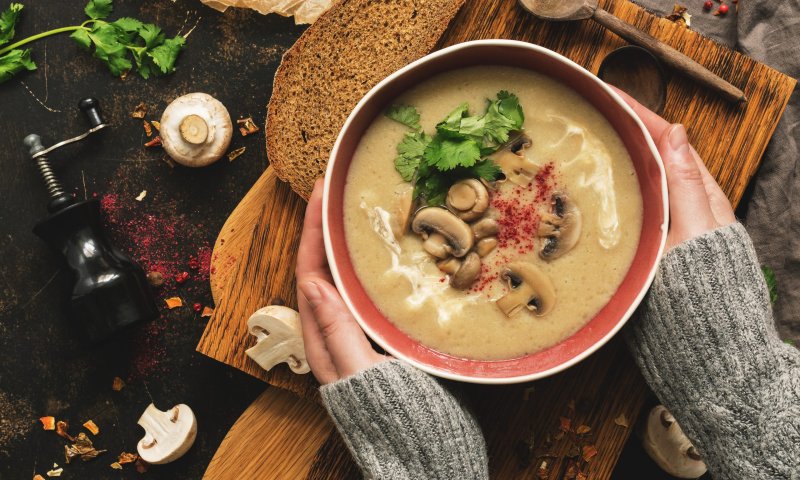 תעמידו סיר: מתכון למרק פטריות שכולם יחסלו