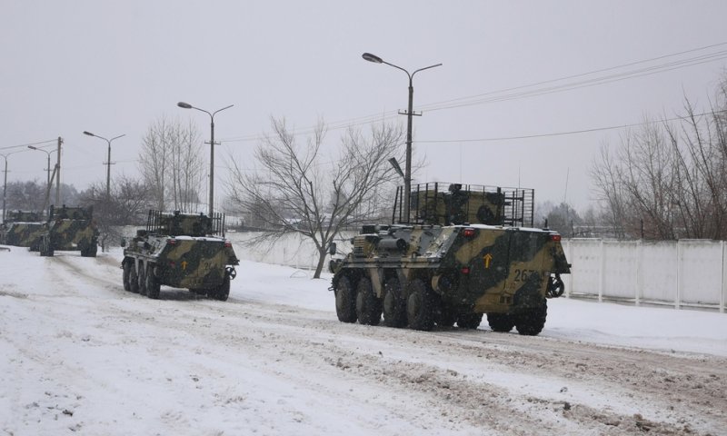 זלנסקי: קייב עדיין בשליטתי; עשרות מדינות שולחות נשק