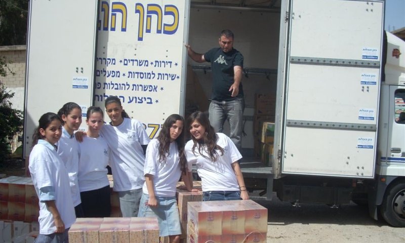 חסד לפני ליל הסדר הקרב ובא