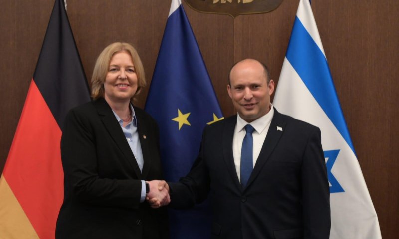 בנט לנשיאת הבונדסטאג: מביע הערכה לקנצלר