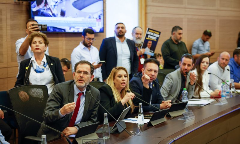 נציג השב"כ ממשיך להכחיש: "לא נאסף מידע על שר או ח"כ"