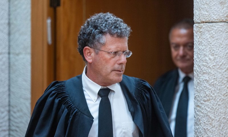 בג"ץ נגד השר לוין: "הוועדה תחליט אם השופט עמית ראוי"