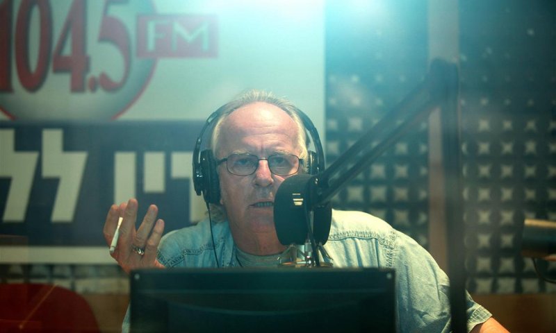 "מזוזה? חתיכת פלסטיק שפועל ערבי הרכיב"