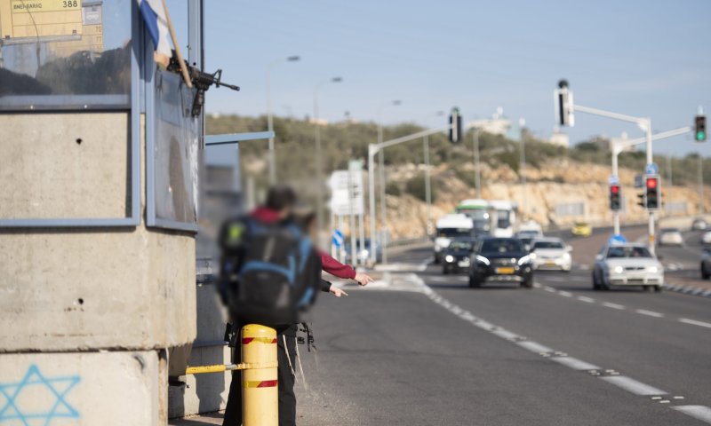 נעצר גבר שפגע מינית בטרמפיסטיות בשומרון