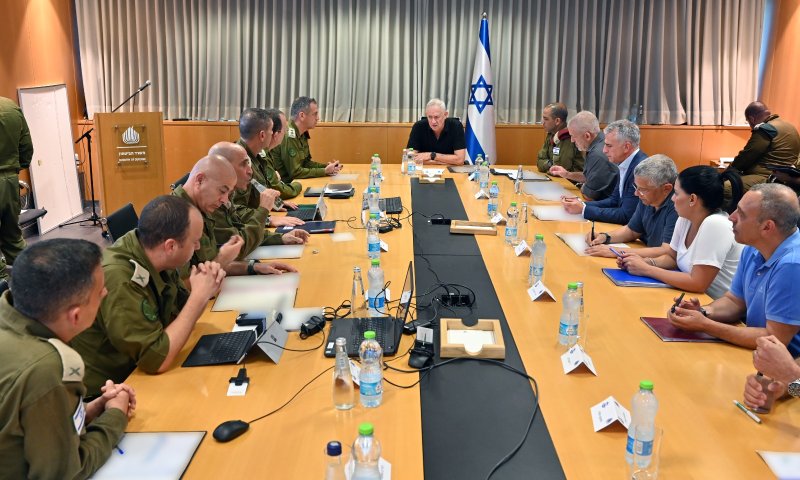 גנץ בתום הערכת מצב: "להיערך להמשך הלחימה"