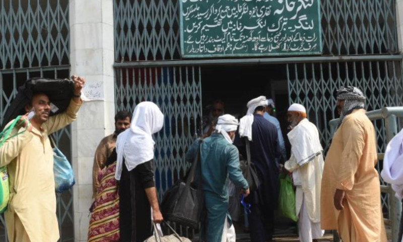 פקיסטן: תשעה הרוגים בפיצוץ ליד מסגד