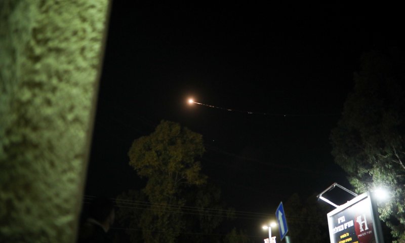 60 שיגורים לעבר ישראל, מטוסי קרב תקפו בעזה