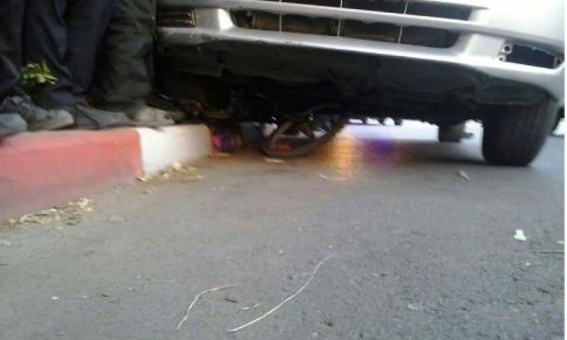 נס: ילד חרדי נגרר עם אופניו מתחת למכונית