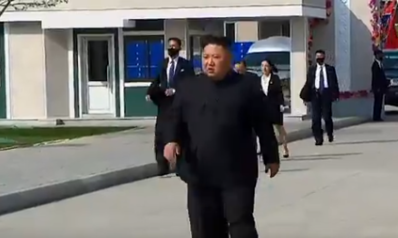 קים ג'ונג און הופיע בציבור אחרי 20 יום