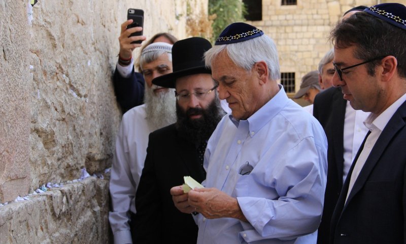 נשיא צ'ילה עלה להר הבית- וננזף על ידי ישראל