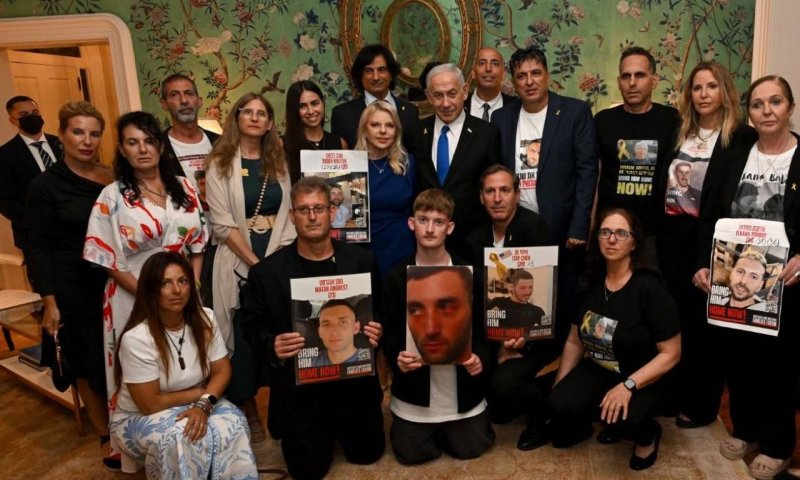 נתניהו למשפחות חטופים: נעשים מאמצים לשחרר את כולם