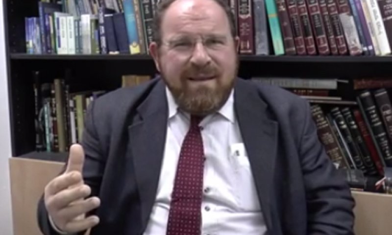 פרשת תרומה: במה הרב שלמה זלמן אויערבך היה מחמיר?‬