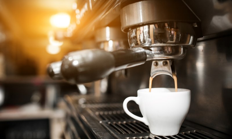 תודה לבריטים: בקרוב כוס קפה בנתב"ג תעלה פחות