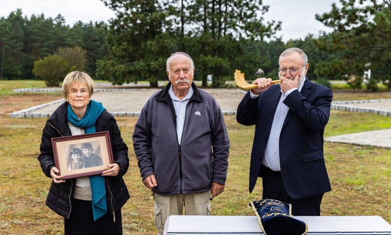 אחיה נרצחו בשואה כעת היא יוצאת למסע להנצחתם