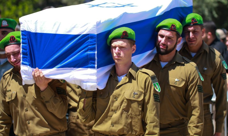 בראשון: ההלוויות של מח"ט הנח"ל וצוערת בה"ד 1