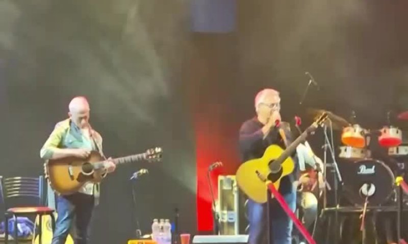 שלמה ארצי הקדיש את 'מלך העולם' למתן אנגרסט. צפו