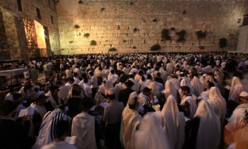 מה הקשר בין י"ז תמוז לחופש הגדול?