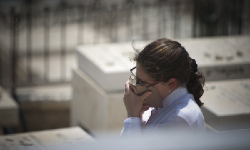 השר לשירותי דת: אין עניין להדיר את הנשים מבתי העלמין