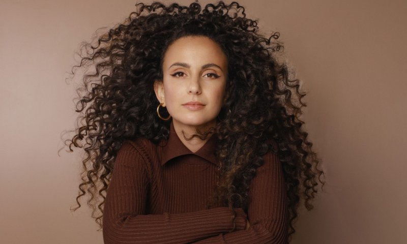 מציינת עשור: יובל דיין משחררת אלבום חדש