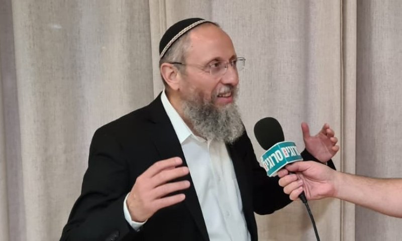 הרב רימון לסרוגים: "להיות רב זה להאיר לאנשים"