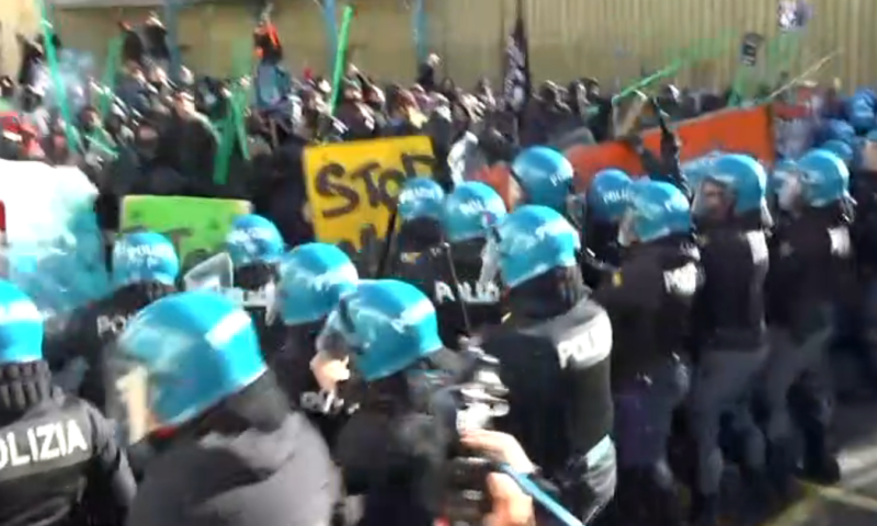 "הפגינו מולנו מאות פלסטינים, אל תטוסו לחו"ל"