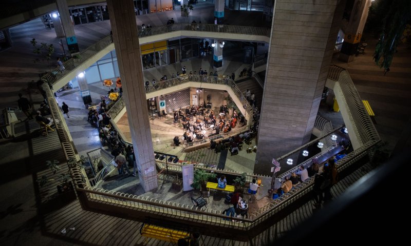 נעצר חשוד שטען שהטמין פצצות בבניין כלל והשחית כלי רכב במקום