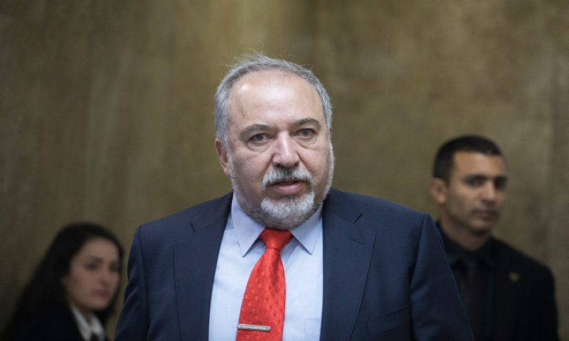 לא רק בטחון וגיוס: ליברמן דורש 3 תיקים למפלגתו