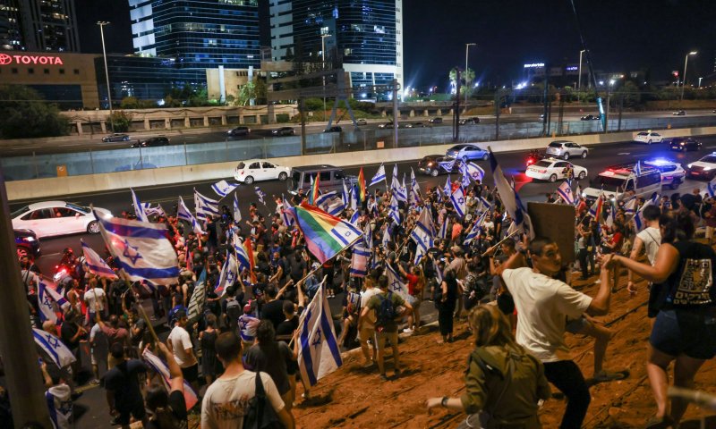 האנרכיה נמשכת: מפגיני שמאל חוסמים את איילון